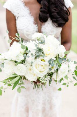 Romantic wedding flowers from a trusted florist.  Schedule a consult today.