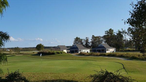 Stay at one of Chowan Villas right on the 13th hole