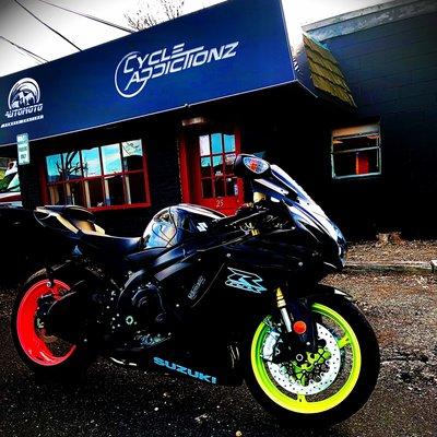 SUZUKI Gsxr 750 fully serviced and Powdercoating all in house.