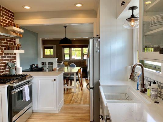 Our finished kitchen after Helton Enterprises completely overhauled the kitchen. We did pay a designer to design the layout/pick finishes.