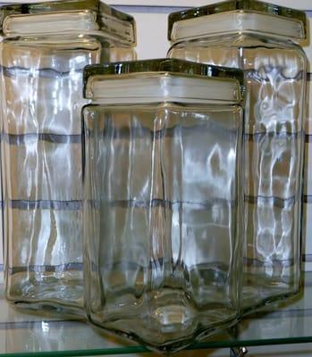 Stackable MMJ display jars