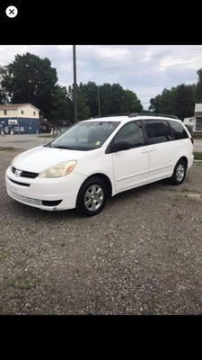 2005 Toyota Sienna LS $3,149