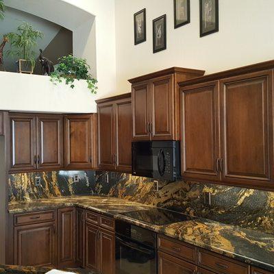 Custom Cabinets and Spectrus Granite - Phoenix