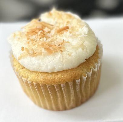 Vanilla Cupcake with Coconut Buttercream Frosting