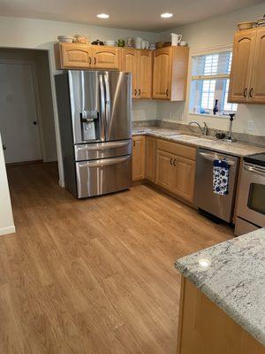 Nice kitchen in a cute condo