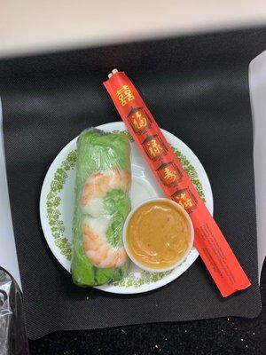 Shrimp spring Roll with peanut sauce