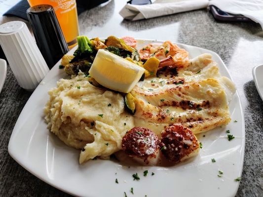 Broiled seafood platter