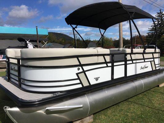 SunChaser Pontoon Boats