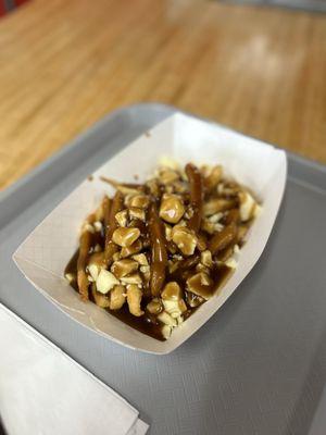 Classic poutine