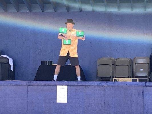 Roberto the Magnificent performing at the 2020 Wyoming State Fair.