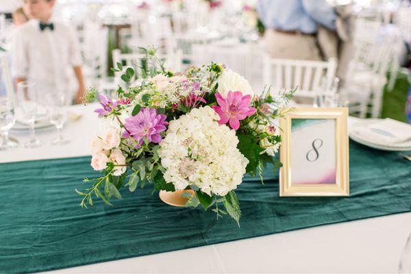 Table arrangement