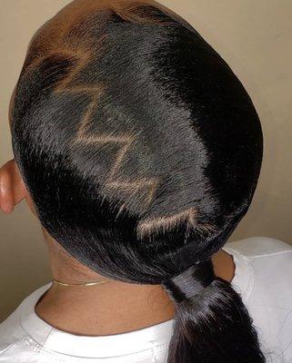 Zigzag part ponytail