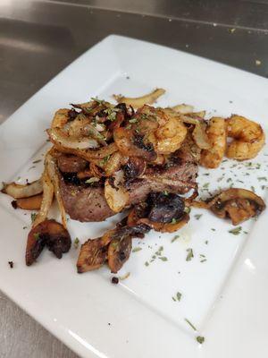 Steak
 Onions
 Mushrooms,
 Shrimp