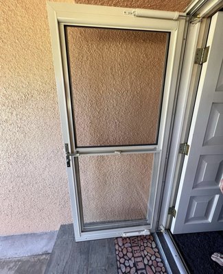 entrance door installation