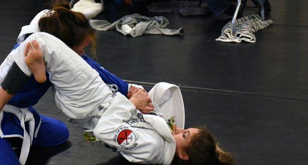 Locking up the armbar