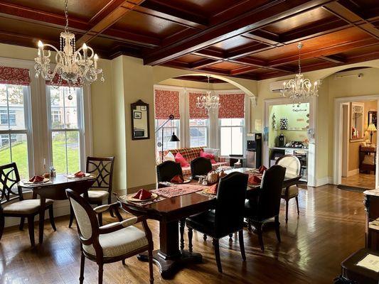 Dining g room - Common area main floor.