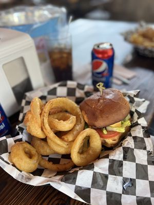 Angus burger with onion rings