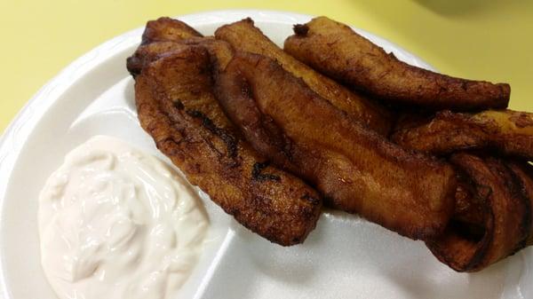 Plaitanos fritos (fried plantains)