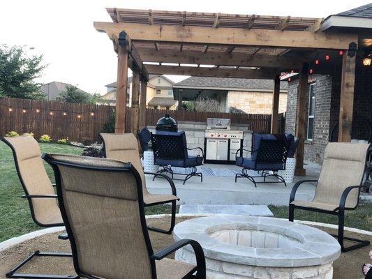 Fire pit, pergola and outdoor kitchen