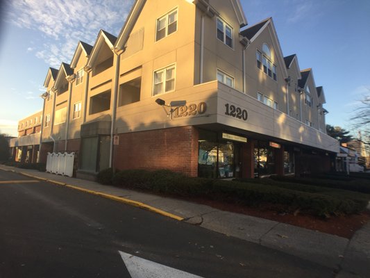 Commercial Condo on Whitney Ave Hamden, minutes from New Haven.