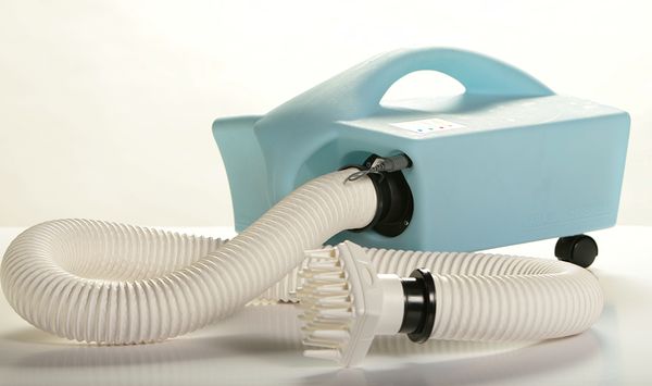 The AirAlle directs controlled heated air to the scalp and dries out the bugs and their eggs,