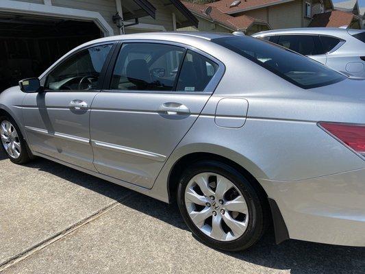 2008 Honda Accord...went from filthy with lots of bad water spots to as clean as can be !! What a relief :)   Shiny and smooth now.