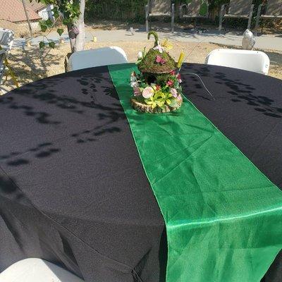 Tablecloths and runners for rent