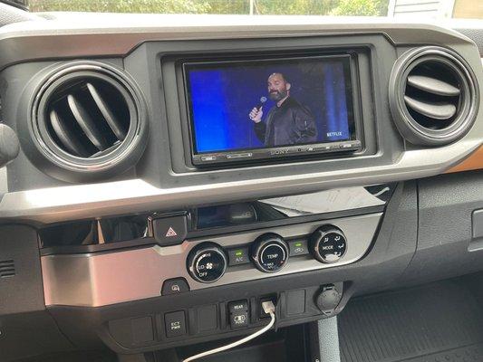 Sony head unit has video streaming capability