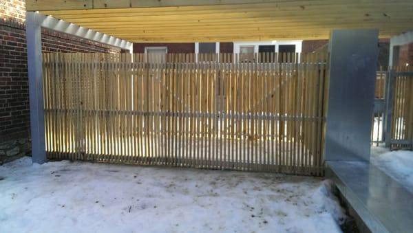 CUSTOM PICKET FENCE