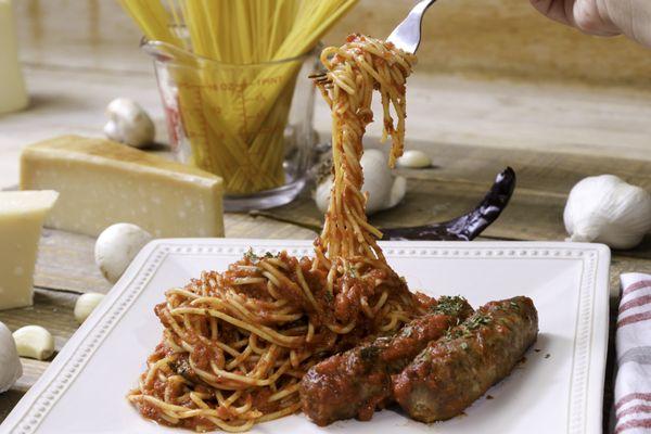 Pasta with Italian Sausage Links
(Your choice of pasta topped with marinara sauce and Italian sausage links)