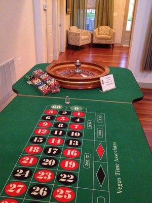 Casino Roulette Table (Single End w/ 27" mahogany wheel)