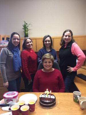 Celebrando a nuestra querida Silvia!