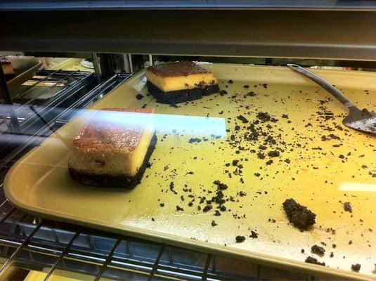 Choco Flan cakes. I went at closing time, so that's why there aren't more.