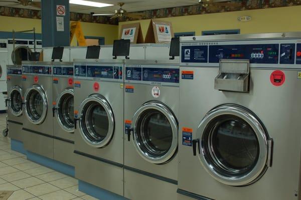 Our Huntsville laundromat has washers that can accommodate up to 80 pounds of laundry