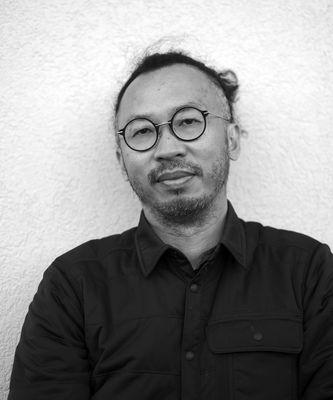 Yu-Chung Li is a Design Partner at Space Open and resides in Berkeley. His diverse background in civil engineering, urbanism, and landscape