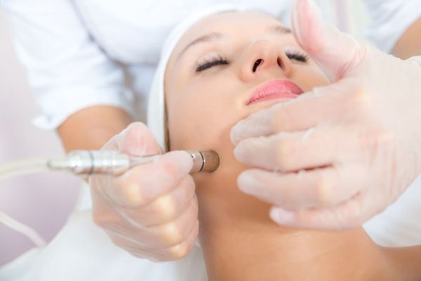 Microdermabraison used to treat scarring, discoloration, sun damage