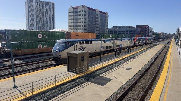 That's Amtrak 960 delivery train