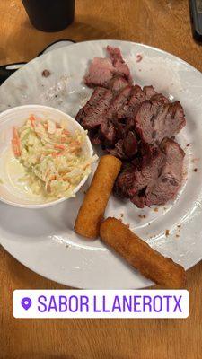 Carne en Varra and fried Yuca