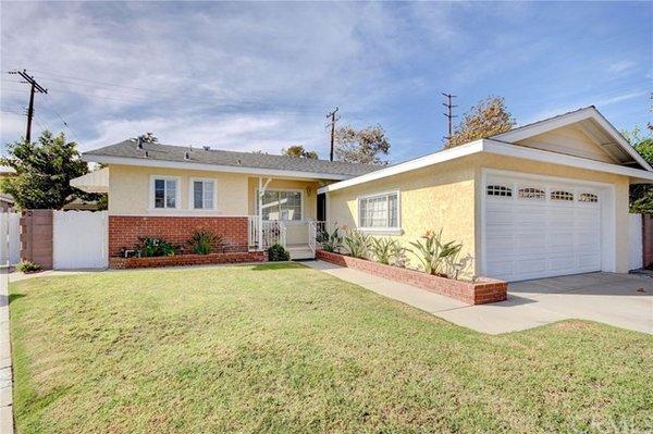 Just listed in Bellflower! | real estate agents bellflower ca 90706