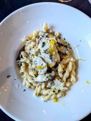 Truffle mushroom pasta