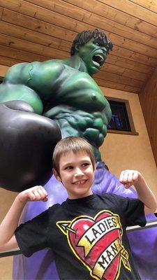 Hulk statue