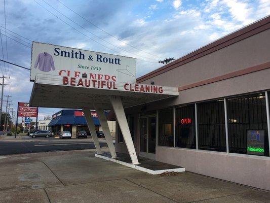 Smith and Routt Laundry-Cleaners