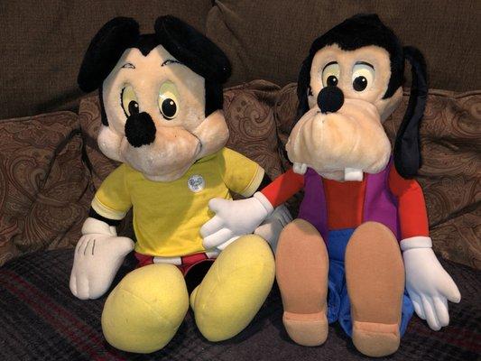 Talking Mickey and goofy