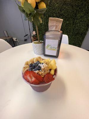 Healthy and delicious our acai bowls will fill you up trough out the day and keep you refreshed