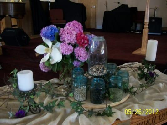 Creative use of Mason jars  to symbolize the unity of new family