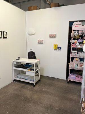 Micro art gallery and toy shop - featuring the best blind box toys and plush.