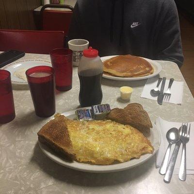 The best pankcakes I've had in a while. Great smalltown diner feels.