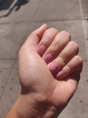 Gel manicure in the sun