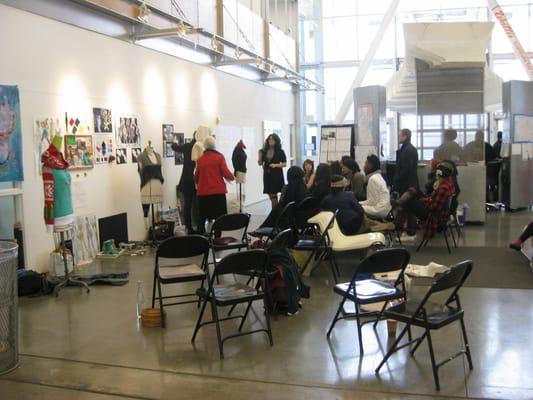 FASHION  CRITIQUE IN THE  NAVE