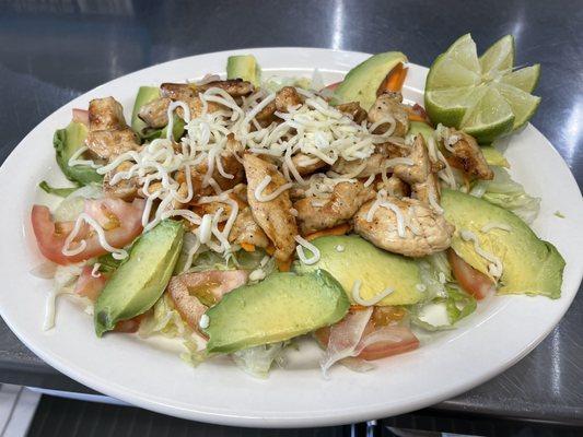 salad with chicken fajita